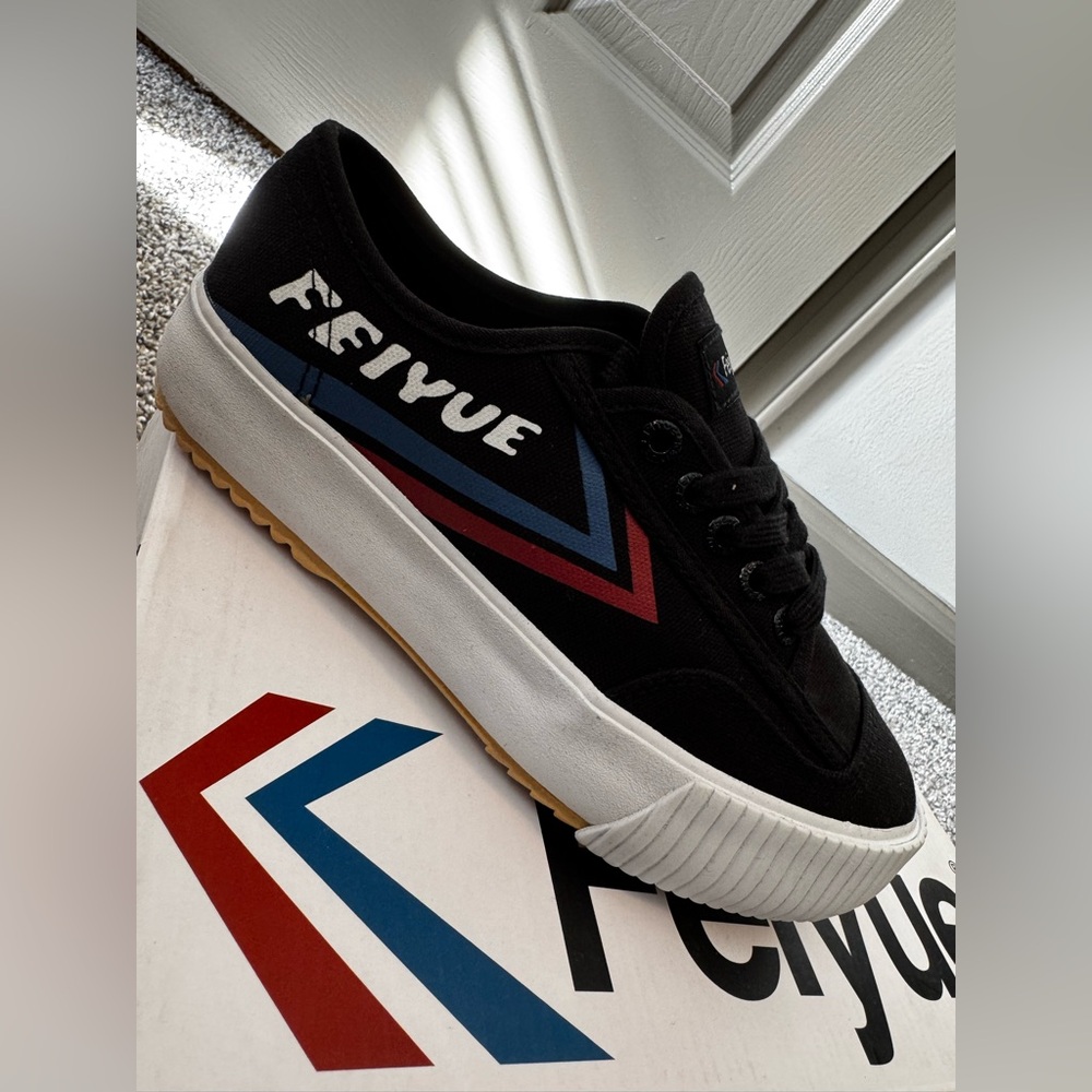 Feiyue Kids Sneakers - Navy with Red and Blue Stripes‼️ NIB‼️ Size 6